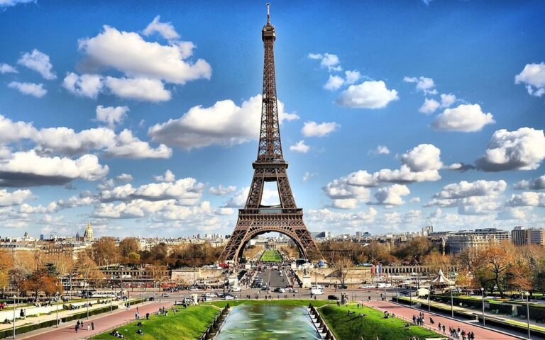 holidays to Paris